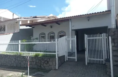 Casa plana com 3 quartos no jardim centenário – oportunidade!
