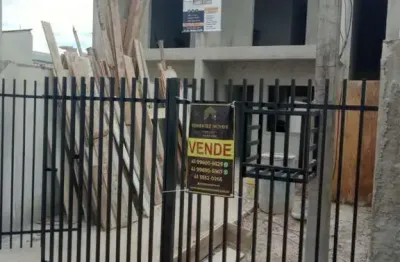 Sobrado para Venda em Curitiba, Sitio Cercado, 3 dormitórios, 2 banheiros, 1 vaga