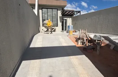 Casa alto padrão com 3 quartos, suíte, acabamento premium e área privativa – 100 m² – r$ 650.000