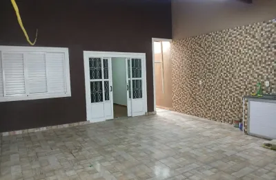 Linda casa recem reformada pronta para morar no jardim shangai regiao ouro verde