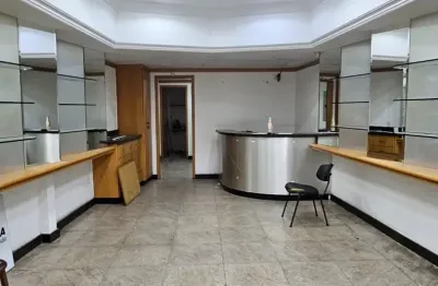 Excelente loja pra alugar no calçadão de caxias com 100 metros quadrados