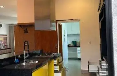 Térrea para venda tem 253 m2 com 3 suítes e piscina!!! condomínio giverny!