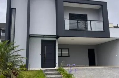 Sobrado com 3 suíte sendo uma master com banheira e closet em planejado e ar-condicionado instalado