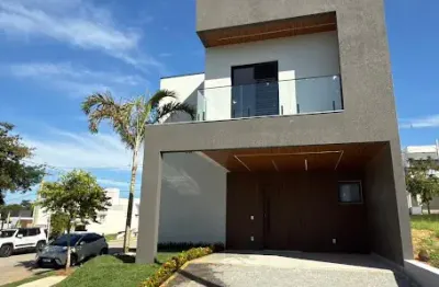 3 suítes Condomínio Terras de São Francisco  Terreno: 225m2 Área construída: 180 m2