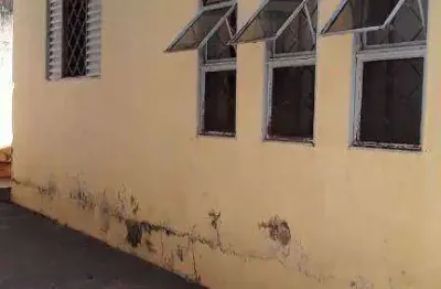 Oportunidade para investidor para reformar e fazer dinheiro