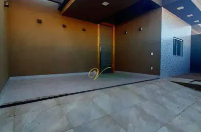 Casa com 200m² terreno, 120 metros de construção. portão eletrônico,  garagem para 2 carros. porta de entrada com 3 metros de altura como puxar e fech