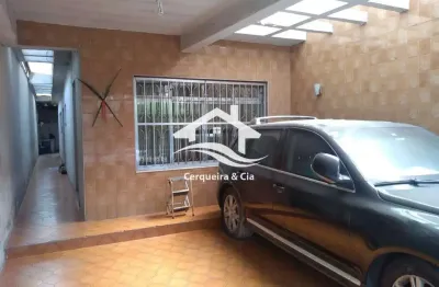 Sobrado à venda na vila guarani com 3 dormitórios, 2 vagas cobertas, área gourmet e quintal. aceita financiamento bancário