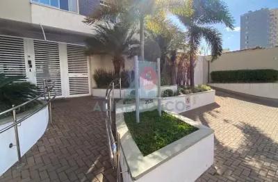 Studio para locação no edifício five, em localização privilegiada no centro de araraquara. o apartamento conta com sacada, ar-condicionado, armários planejados e 1 vaga de garagem.