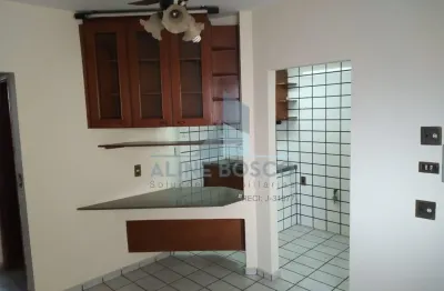 Apartamento 1 dormitório com móveis planejados no edifício roseiras ii, araraquara/sp