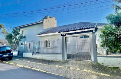 Casa com 3 quartos à venda na rua santa terezinha, 474, nossa senhora das graças, canoas por r$ 796.000