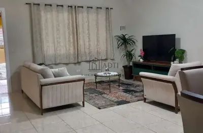 Casa Espaçosa com 3 Dormitórios no Loteamento Alvorada em Mogi das Cruzes