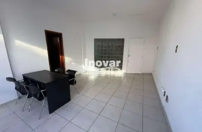 Sala com aproximadamente 35m² no quarteirão fechado da praça sete