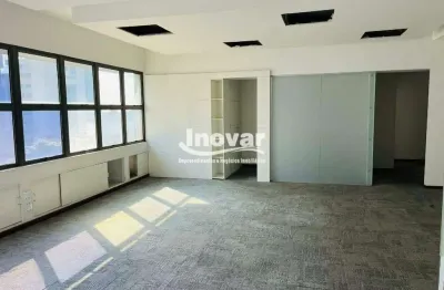Salas com aproximadamente 163,80 m2, 03 vagas de garagem, m2 próximo a rua ceará e av. afonso pena