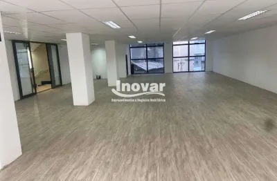 Andar corrido no coração do centro de bh. vão livre totalizando aprox 230 m2, todo reformado e moderno próximo praça sete.