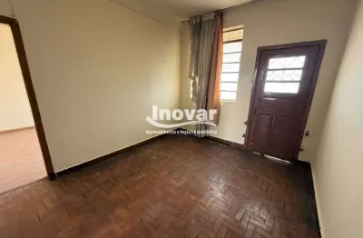 Casa com 3 quartos com aproximadamente 105m² no coração da avenida joão cesar de oliveira