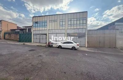 Galpão com aproximadamente 420m² próximo ao anel rodoviário, via expressa e avenida amazonas