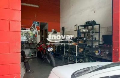 Lote com loja comercial e casa com 242m² ideal para construcão de galpão ou pequeno prédio comercial