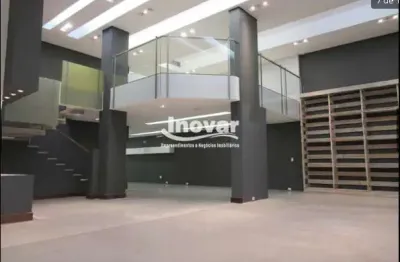 Lojão com aproximadamente 440 m2 toda reformada, 2 pavimentos, 15 ambientes distintos, 08 wc, copa, lavabos, px shopping diamond