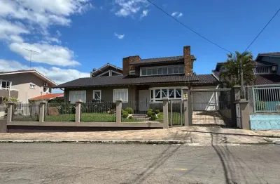 Casa à venda com 3 quartos, 4 banheiros e suíte em local privilegiado