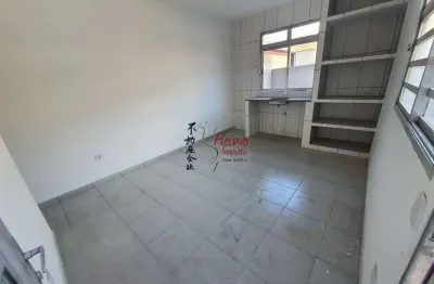 Casa com 2 quartos para alugar na Rua Manoel de Jesus, 144 B, Vila Guedes, São Paulo