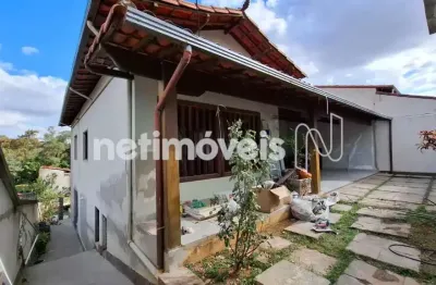 Casa com 3 quartos à venda na Rua Santo Antônio de Lisboa, São João Batista, Belo Horizonte