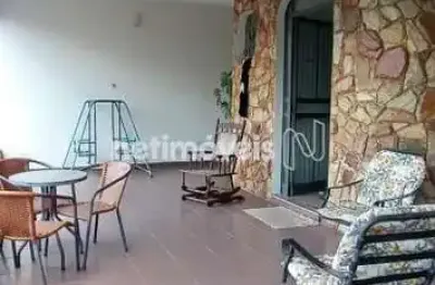 Casa com 4 quartos à venda na Rua Maria de Lourdes Carreira, São João Batista, Belo Horizonte