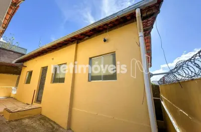 Casa com 3 quartos à venda na Rua Goitacases, São Damião, Vespasiano