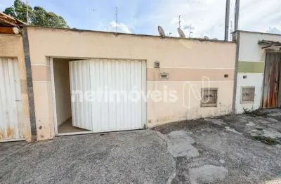 Casa com 2 quartos para alugar na Rua Marieta Silva de Azevedo, Tropical (Justinópolis), Ribeirão das Neves