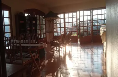 Casa com 4 quartos à venda no parque são luiz, teresópolis , 246 m2 por r$ 699.000