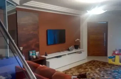 Sobrado para venda possui 265 metros 3 suítes 5 vagas quintal sótão nova petrópolis são bernardo