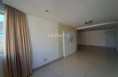 Excelente apartamento mobiliado em andar alto | 216m² | 3 quartos (1 suíte com closet) | 2 vagas | água inclusa no cond.