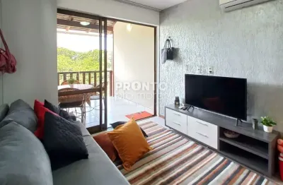 Apartamento duplex mobiliado em muro alto | conforto e lazer a poucos passos do mar!