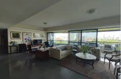 Apartamento 210m² com 4 quartos e 2 suítes de frente ao parque da jaqueira