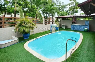 CASA EM CAMPAS COM 181m² E QUATRO QUARTOS, TRES SUITES, CLOSET E VARANDA