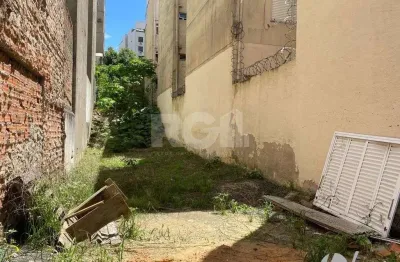 Terreno com projeto aprovado para construção de prédio no centro histórico