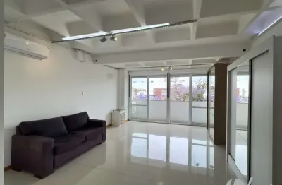 Apartamento studio de frente, semimobiliado no miolo do menino deus