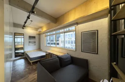 Studio mobiliado, com projeto arquitetônico no coração do centro histórico