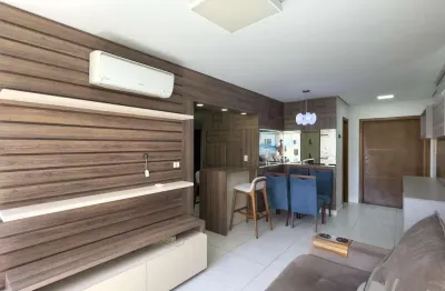 Apartamento mobiliado, 2 suítes com lavabo e vaga de garagem no menino deus