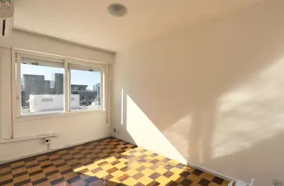 Apartamento com 3 quartos à venda na Rua Comendador Caminha, 250, Moinhos de Vento, Porto Alegre