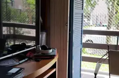 Apartamento 2 dormitórios ensolarado e próximo ao Carrefour no Bairro Partenon