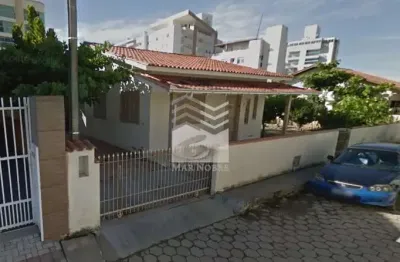 Casa de 3 quartos, no bairro balneário perequê , em porto belo