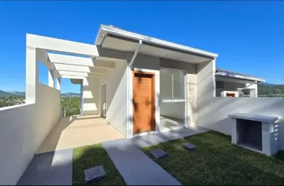 Excelente casa 02 quartos, loteamento lisboa 3, bairro forquilhas, são josé/sc. ( possibilidade de entrada de r$ 20.000,00 reais e o restante parcelado em até 24x sem juros.)