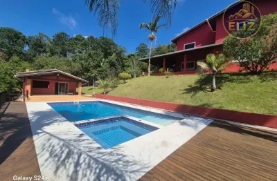 Casa sobrado à venda e locação no Condomínio Vale da Santa Fé em Vinhedo/SP