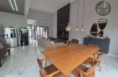 Casa com 3 quartos à venda na Rua Arcanjo de Oliveira, 95, Pinheirinho, Vinhedo, 220 m2 por R$ 1.700.000