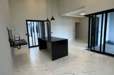 O condomínio oferece lazer completo e segurança 24 horas, garantindo tranquilidade e diversão para toda a família.