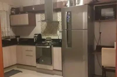 Localizada em um bairro tranquilo e de fácil acesso, esta casa está próxima de escolas, supermercados  e diversas opções de comércio e serviços