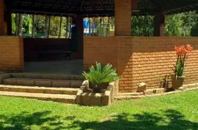 Não perca a oportunidade de adquirir essa chácara dos sonhos, com um lote amplo e uma casa que pode ser personalizada de acordo com suas necessidades