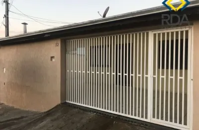 Agende sua visita hoje mesmo, casa em bairro tranquilo á 10 minutos do centro