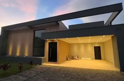 Linda casa de alto padrão com muito espaço e otimo acabamento