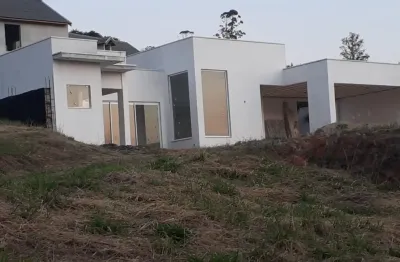 Arquitetura moderna localizada em um dos melhores Loteamentos de Chácaras de Serra Negra SP
